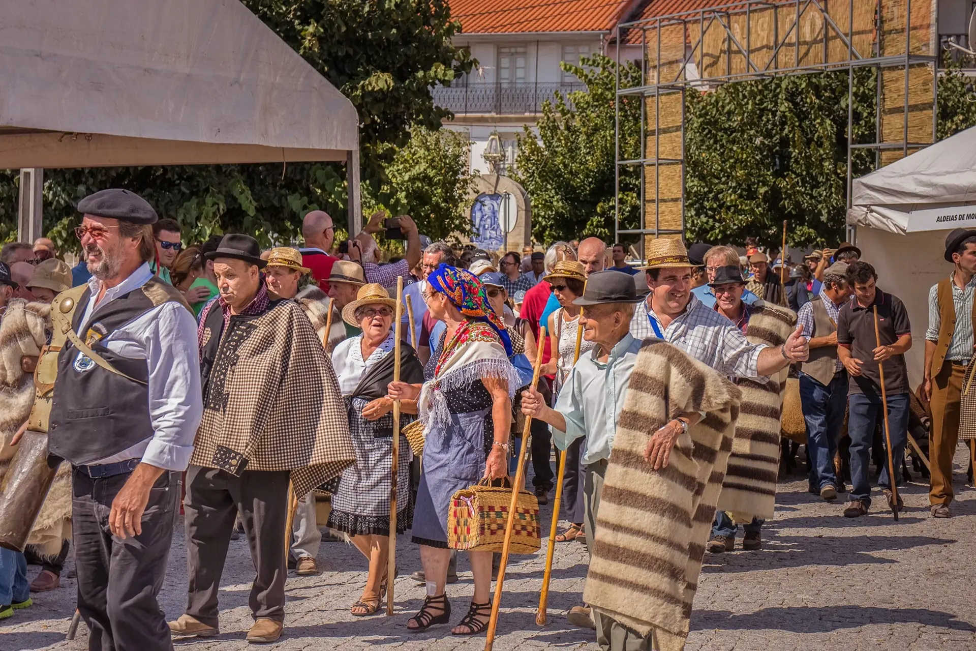 beira-interior-wine-villages-festa-dos-chocalhos-alpedrinha-miguel-proenaa