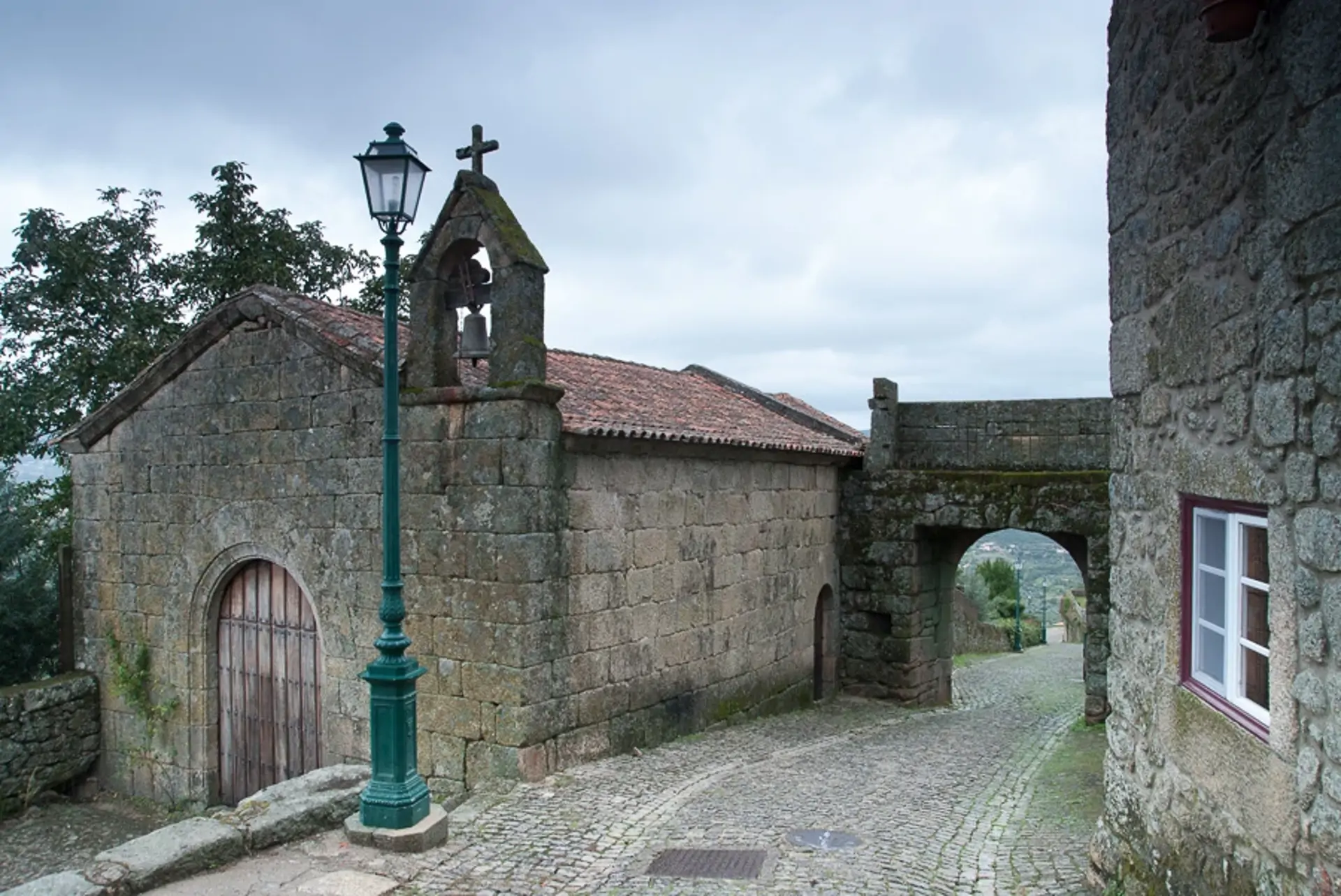 beira-interior-wine-villages-monsanto01