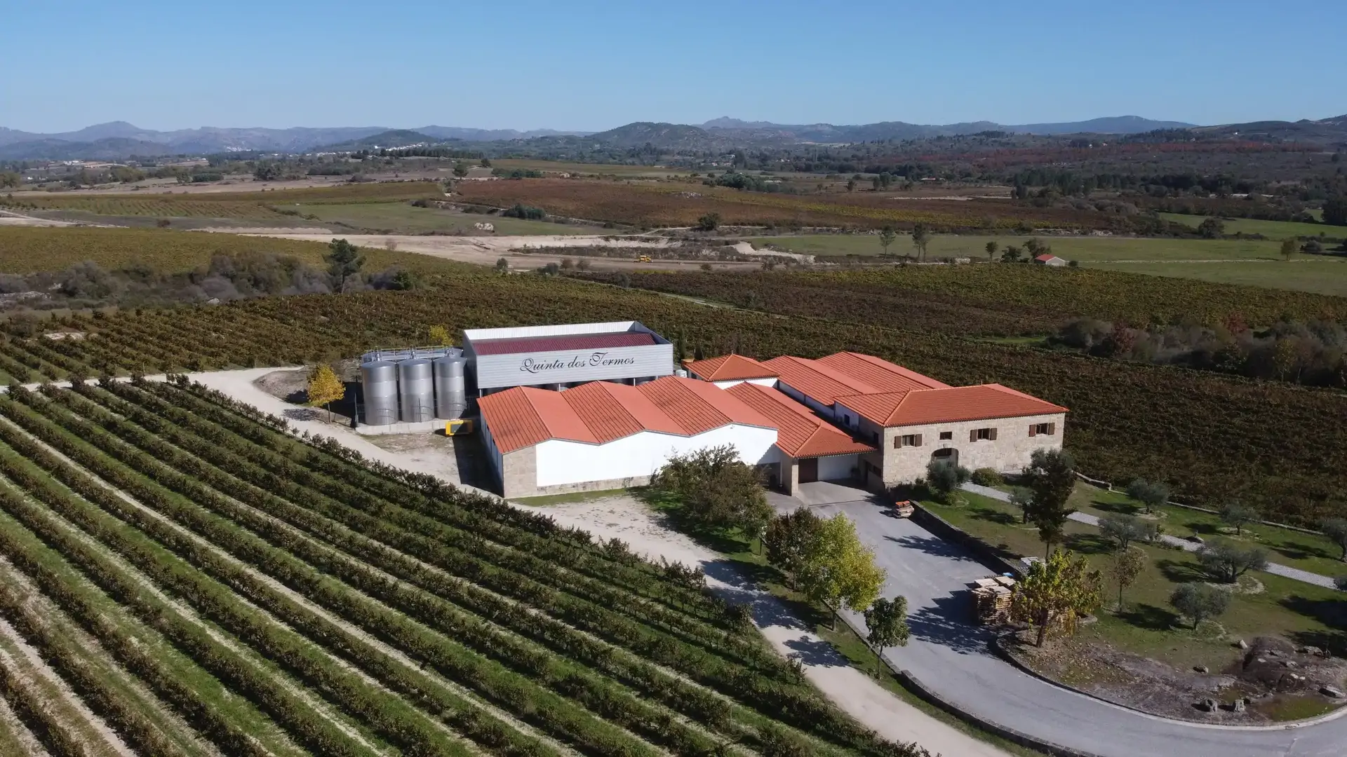 beira-interior-wine-villages-quinta-dos-termos-adega-e-vinhas